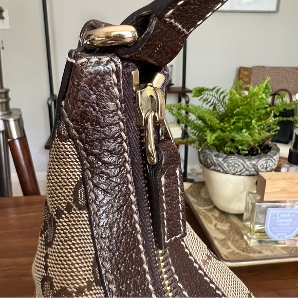 GUCCI | GG Jacquard/Leather Trim Hobo Shoulder Bag in Brown - Picture 10 of 17